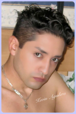 kevin chico versatil complaciente