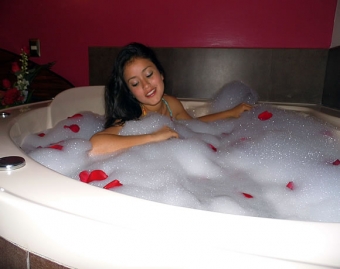 DISFRUTA DEL VEDADERO PLACER.....sauna,jacuzzi,masajes y mas...