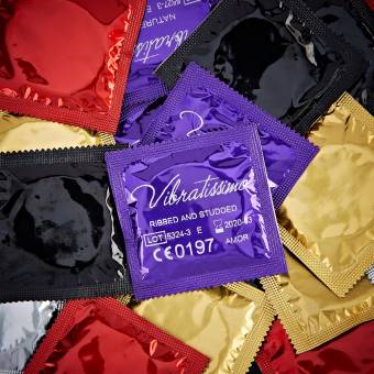 Paquete de 100 preservativos variados VIBRATISSIMO para una sensación auténtica, real y extra húmeda. Envíos a Madrid