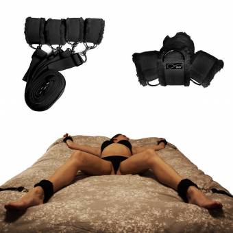 Under Bed Restraints for Sex with Adjustable Straps (Furry) - Black by VOVOV. Envíos a Soria
