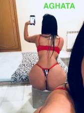 Amigas calientes en nuestro Chalet