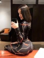 SOY UNA VIP MUY CALIENTE BEBE ATREVETE