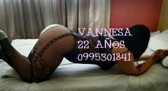 NOS ENCANTA QUE NOS DEN EN 4 Y DURO SIENTE MUCHO PLACER Y RICAS POSTURAS