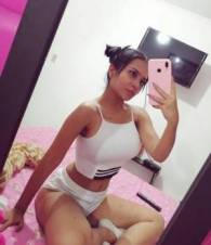 ( _Estoy aburrida en casa y busco sexo _ )