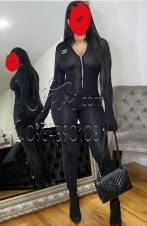 HERMOSA Y ARDIENTE MODELO, DISPUESTA A COMPARTIR SU PLACER
