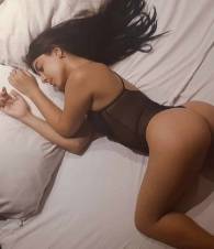 soy una chica latina con curvas