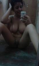 Zorrita pequeña con ganas de sexo barata y complaciente