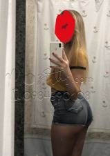 Desnúdame y goza de mis grandes y bellos atributos