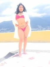 Ecuatoriana Petit super moldeable, apretadita y super flexible. OJO Recién cumplida 18 años.