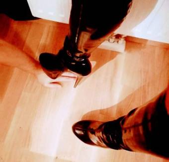 Soy una DOMINATRIX hermosa, Morena    Pack de fotos,DE MIS PIES. BOTAS. MEDIAS   Videos Personalizados, BDSM  Chat DOMINACIÓN  Videollamada PARA SESIO