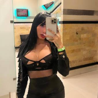 VAMOS A TENER MUCHO PLACER CONTACTAME SOY LA INDICADA BB