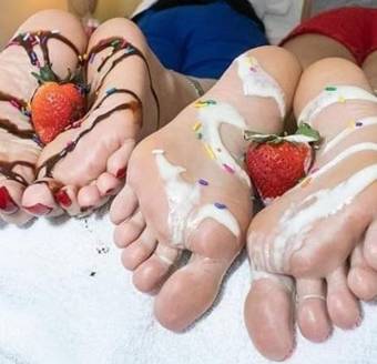 *DELICIOSO SEXTING DE PIES MUY CACHONDO