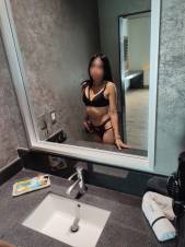 SOY LA CHICA MAS PETITTE MIDO 1.55 Y ESTOY DISPUESTA A TODO PARA COMPLACERTE.