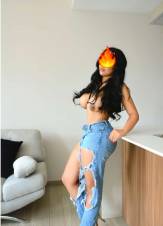 Piel suave, curvas grandes y ricas…