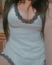 SUJEY UNA CHICA ARDIENTE, TE TRATARA COMO REY
