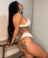 Niña morbosa con un gran culo para follar