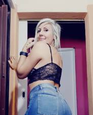 Uma, tu Milf preferida volvió a la web!
