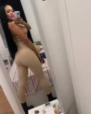 ¿TE ANIMAS A EXPLORAR TUS DESEOS MAS PROFUNDOS CONMIGO? SOY ANDREA