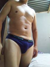 Hombre busca mujer para formar relación de pareja swinger