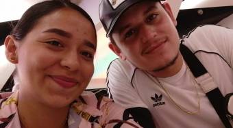 Pareja swinger , en busvay de intercambio de pareja...