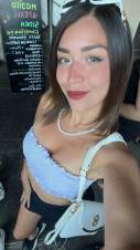 SOY UNA CHICA MUY TIERNA SIMPÁTICA Y SONRIENTE MI NOMBRE ES AITANA  BELLA  PERUANA CON MUCHAS GANAS DE CONOCER PERSONAS NUEVAS QUE DESEEN UNA AVENTURA