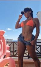HERMOSISIMA LUISA ES TODA UNA CHICA PROHIBIDA