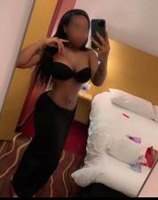 CULTA Y DIVERTIDA MORENA