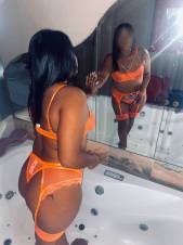 LA CHICA QUE BUSCAS PARA SACIAR TUS DESEOS....