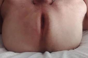 Maduro prostituto disponible para trabajar con Chulo