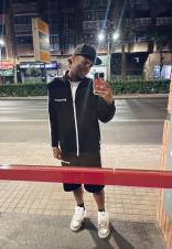GIGOLO BIEN CACHONDO CON GANAS DE LAMER Y CHUPAR