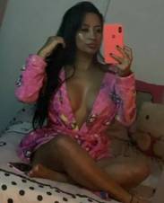estoy solita, en casa y muy calentita