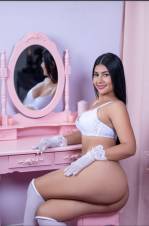 VALERIA HERMOSA LATINA PIEL DE TERCIOPELO