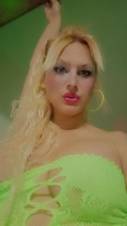 Joven guapa elegante sibarita viciosa