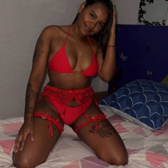 GERALDIN JOVEN ENCANTADORA Y SENSUAL