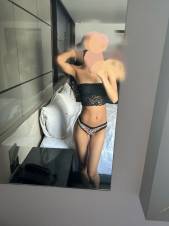 Petite de talla 0 muy caliente en la camita