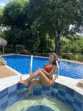 Mujer exotica morenaza y con cuerpo 10