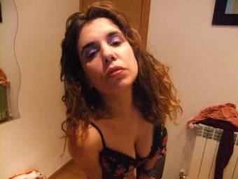 busco follar con latinos soy super fogosa...... ardiente sensual