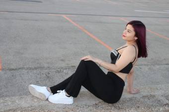 ELISA JOVEN DULCE Y DISCRETA