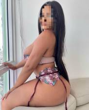 JUEGA CON TU POLLA EN MIS RICAS TETAS