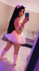 UNA DAMA PERO UNA ZORRA EN LA CAMA