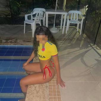 QUIERO VACIARTE LOS HUEVO Y QUE MIRES COMO TE SACO ESA LECHE