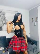 CHICA TRANS CON PASION POR POLLAS DURAS