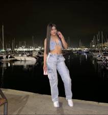 PRECIOSA CHICA CURVAS SEXYS