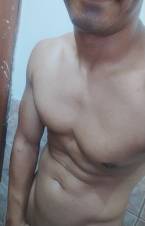 Hola saludos soy joven universitario  de buena higiene dispuesto a complacerte solo a mujeres