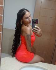 HERMOSA Y SENSUAL COLOMBIANA