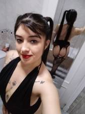 UNA NENA LINDA, BUEN CUERPO, SEXI Y MUY COMPLACIENTE
