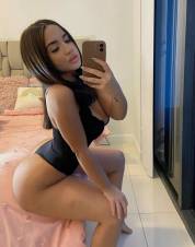Soy tu morenita bonita y muy obediente
