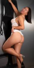 JOVENCITA VENEZOLANA CON CURVAS EXPLOSIVAS