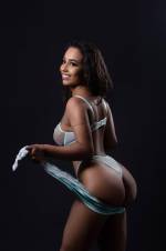 SEDUCTORA MUJER MASAJISTA