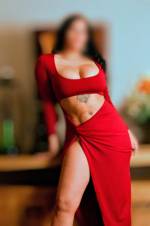 HERMOSA Y CAUTIVADORA DAMA LATINA